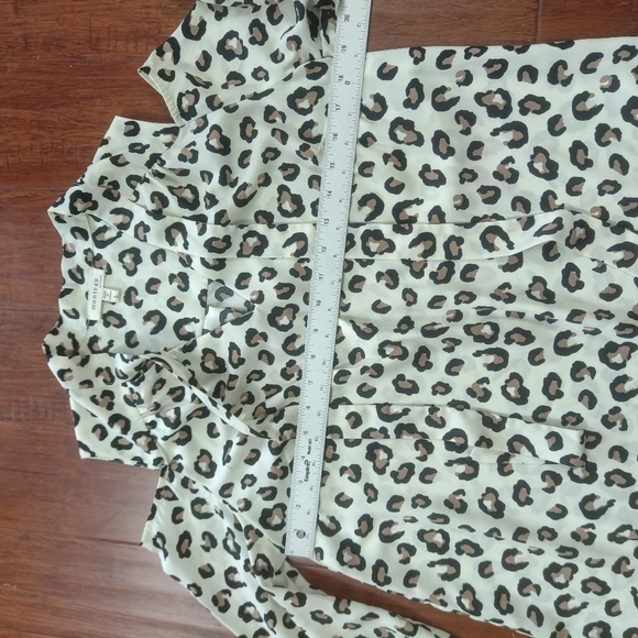 Monteau women's‎ blouse Leopard Print Off Shoulder 3/4 sleeve buttons Size L - Picture 5 of 14